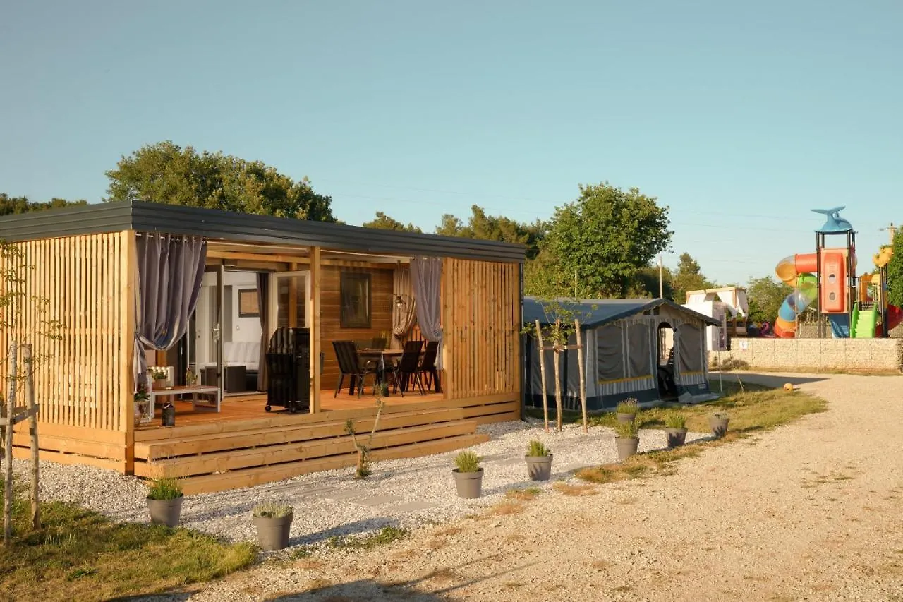 Campsite Luxury Home Alpha, Pool, Camp Volme - Nearby Kamenjak Banjole